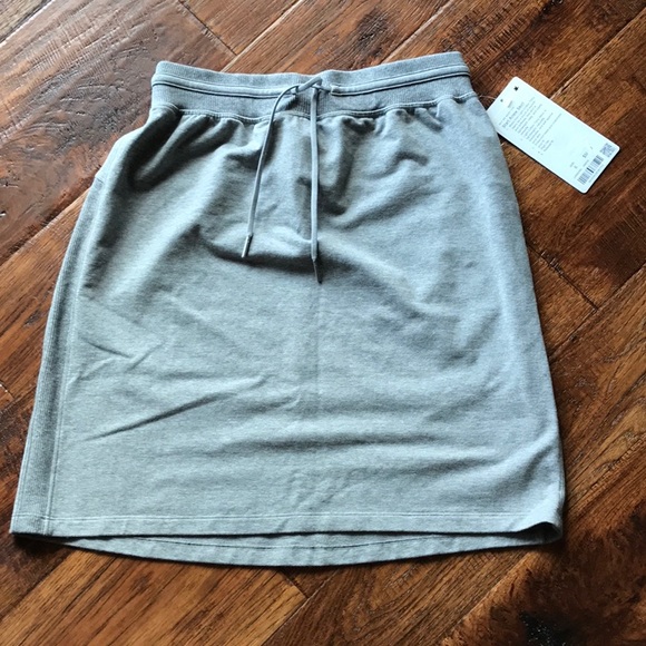 lululemon athletica Dresses & Skirts - Bnwt Lululemon start anew skirt 6